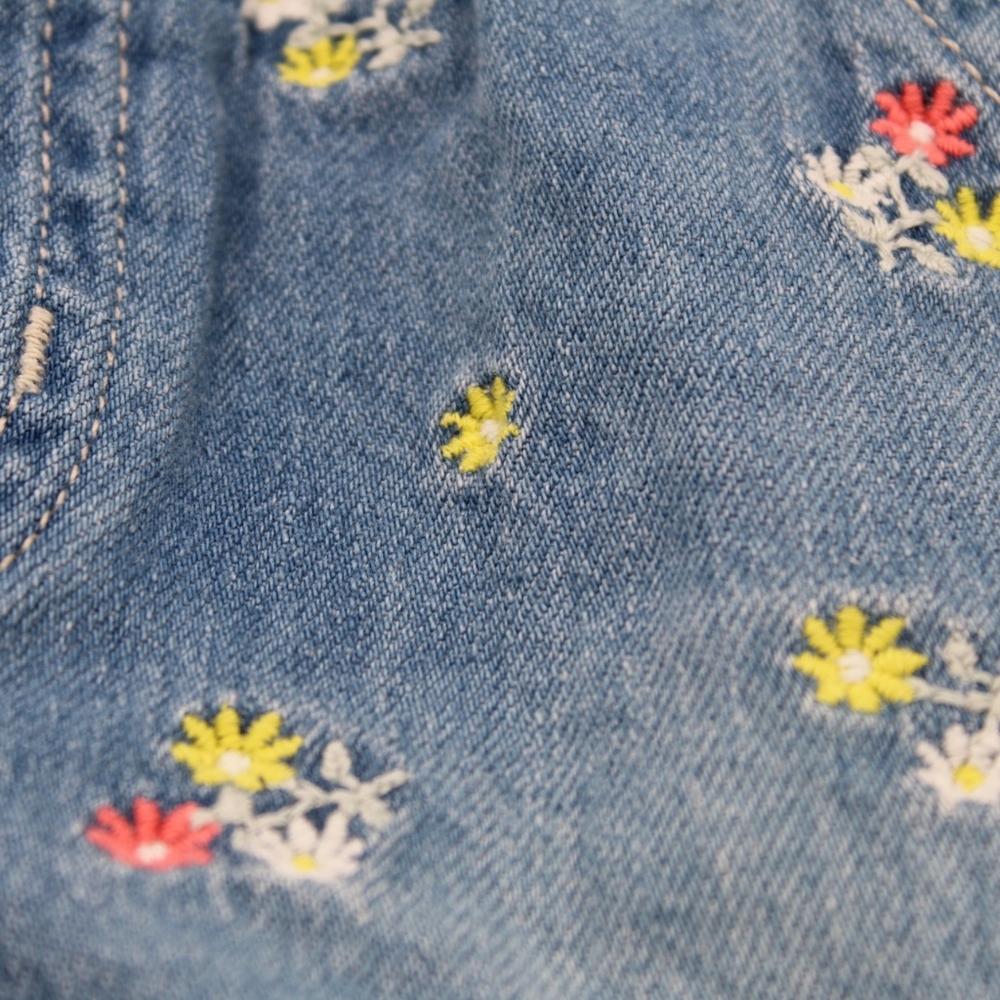 GAP Toddler Girls Pull-On Embroidered Denim Shorts – 4T - Picture 3 of 5